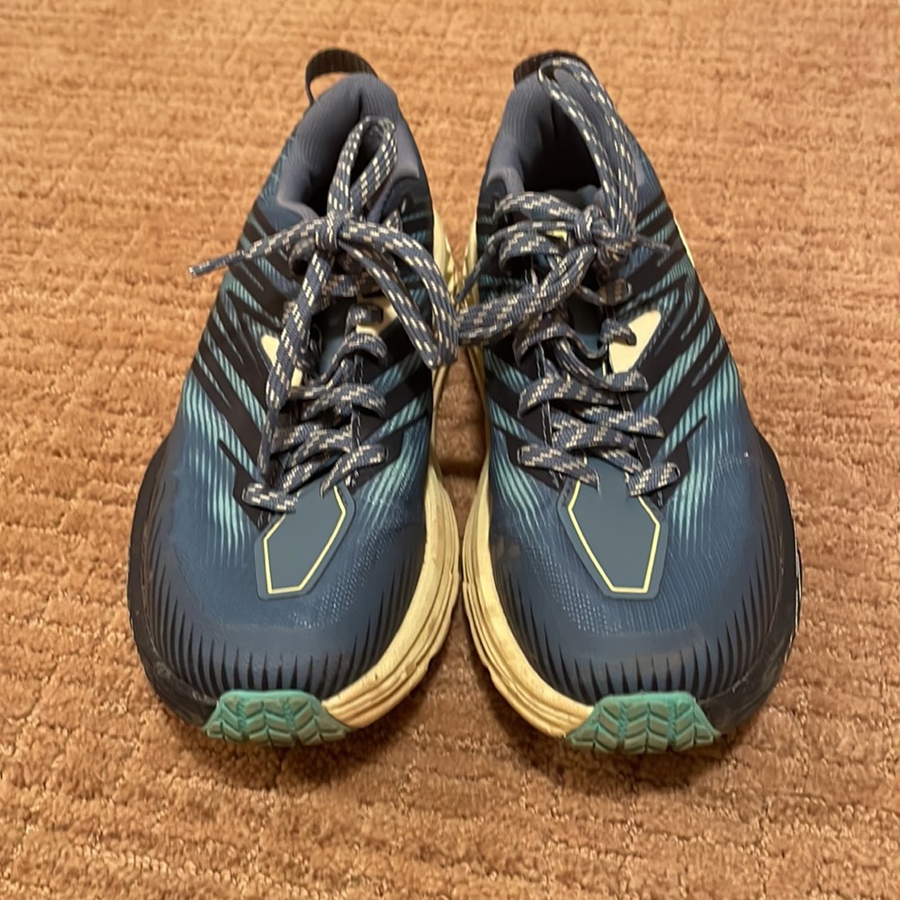 Hoka Speedgoat 4 Women’s size 6